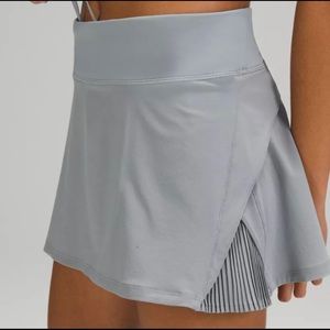 NWT Lululemon Play off the Pleats Rhino Grey Sz 10
